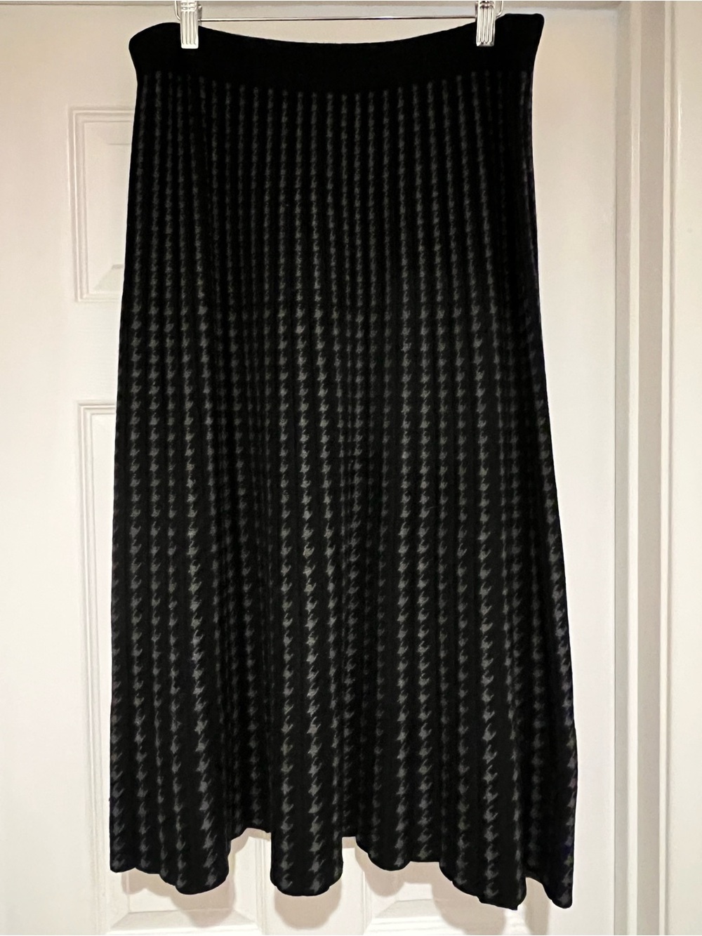 Black Houndstooth Knit Skirt